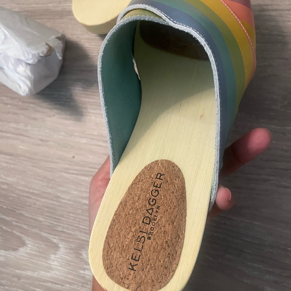 NIB Kelsi Dagger rainbow multi ‘Brooklyn’ sandals clogs sz 8.5 🌈 - Picture 6 of 9